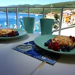 Michelle - Intermezzo With Sea View *