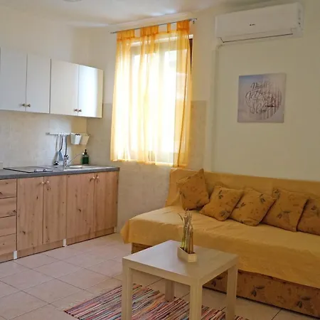 Michelle - Intermezzo With Sea View Daire Rabac