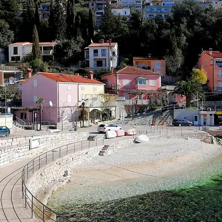 Michelle - Intermezzo With Sea View Apartment Rabac