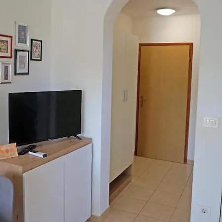 Michelle - Intermezzo With Sea View Apartment *