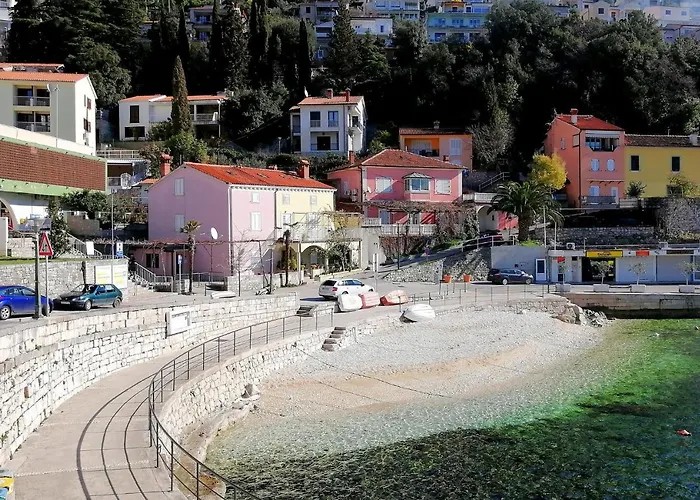 Michelle - Intermezzo With Sea View 아파트 라벡